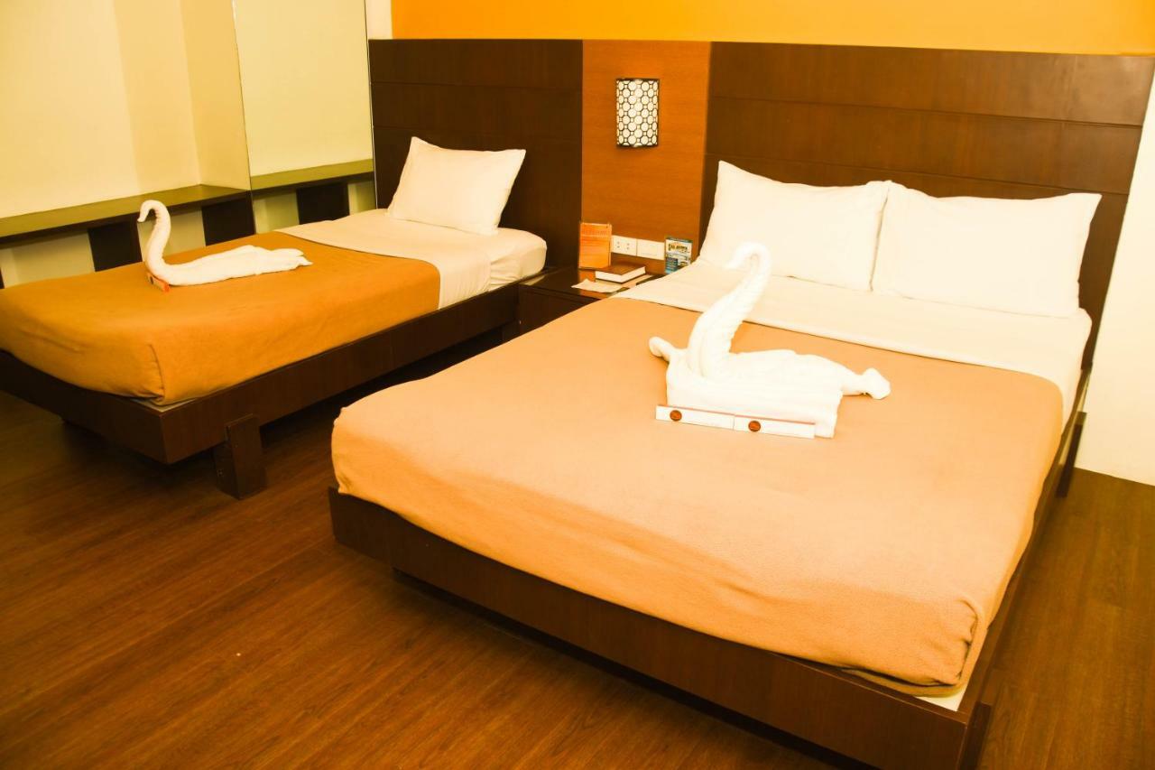 Plaza 4* Tacloban